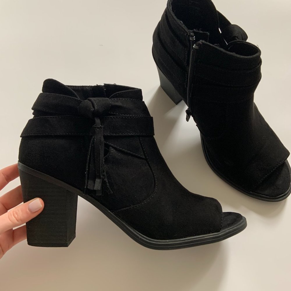 Rampage- Black Tassel Peep-toe Booties (8.5)
